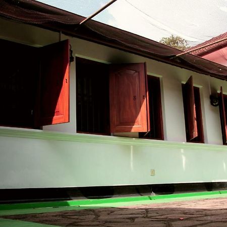 Randiyaepiliyagoda Resort Avissawella Exterior foto